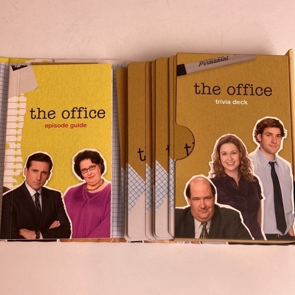The Office Gift Bundle: Crochet Kit & Trivia Deck & Episode Guide Gift Quirky - Picture 13 of 16